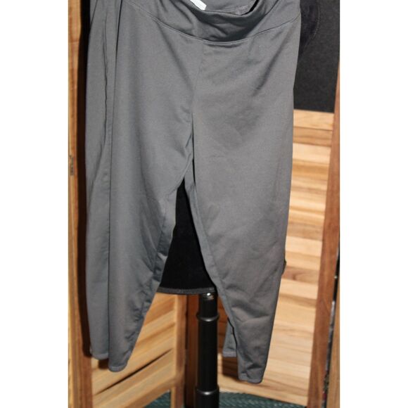 RUSSELL EXERCISE CAPRI PANTS LARGE - Picture 1 of 4
